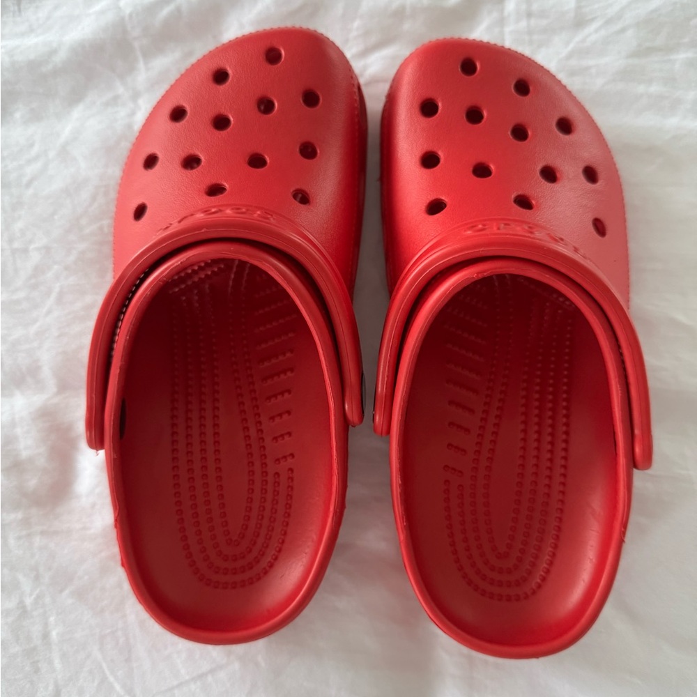 CROCS Red Water - Women Size 6